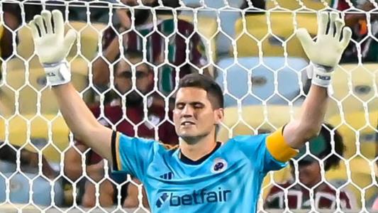 Rafael Cabral, goleiro e capitão do Cruzeiro, momentos antes da partida contra o Fluminense