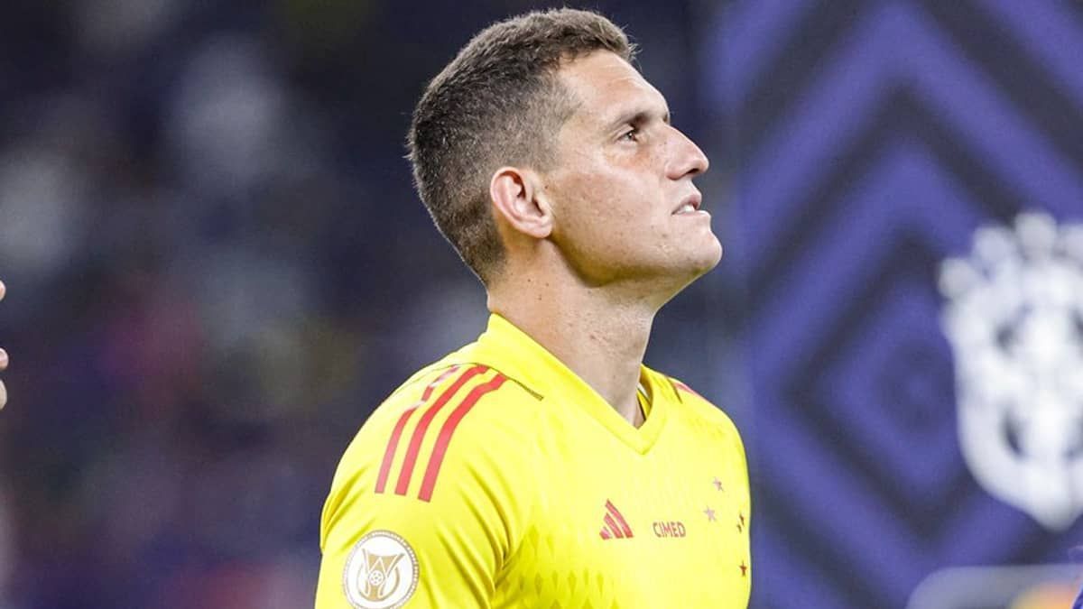 Rafael Cabral lamenta gol sofrido pelo Cruzeiro no último lance: 'Temos que ter atenção'
