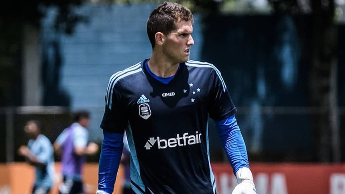 Goleiro do Cruzeiro, Rafael Cabral promete competitividade no clássico