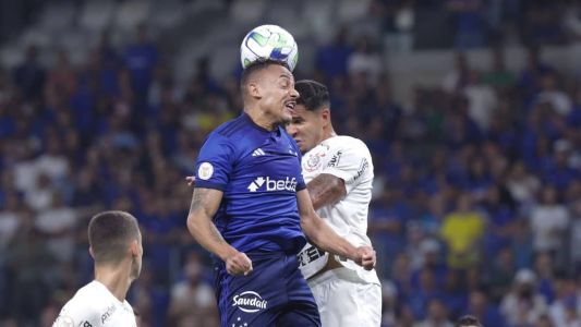 Rafael Elias marcou pelo Cruzeiro, mas equipe levou empate no fim