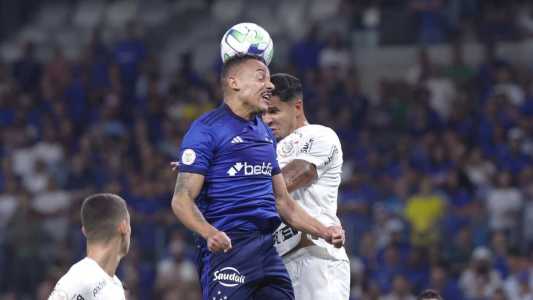 Rafael Elias marcou pelo Cruzeiro, mas equipe levou empate no fim