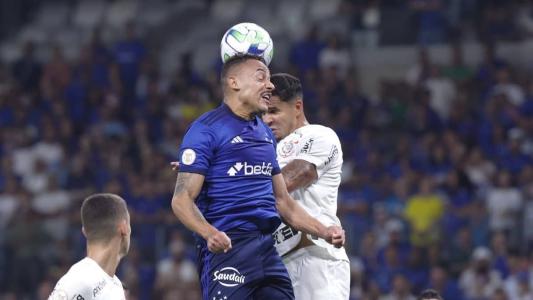 Rafael Elias marcou pelo Cruzeiro, mas equipe levou empate no fim