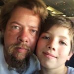 Fotógrafo renomado troca vida na Europa por ‘casa de vidro’ e criação de gado no sul de Minas