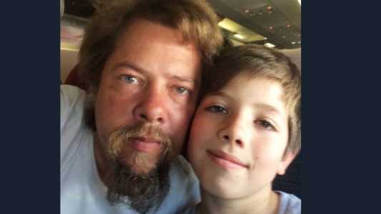 Rafael Hess com o filho Tomás que o acompanha em todas as férias e feriados