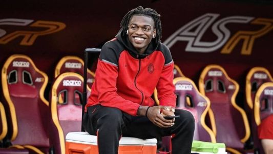 Rafael Leão descarta futebol árabe