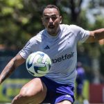 Cruzeiro; Zé Ricardo relaciona Papagaio e Kaiki para 'decisão' com o Coritiba