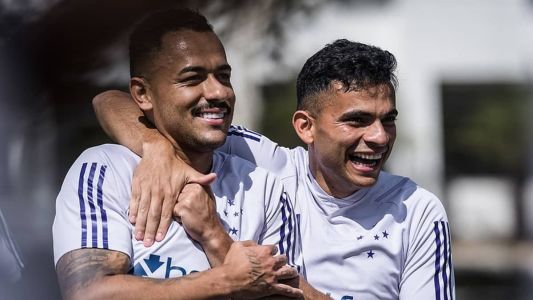 Rafael Papagaio e Bruno Rodrigues no treino aberto à imprensa nesta quinta, na Toca II