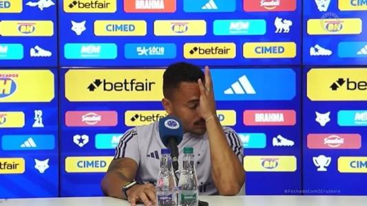 Rafael Papagaio ficou com a voz embargada e olhos marejados em entrevista coletiva