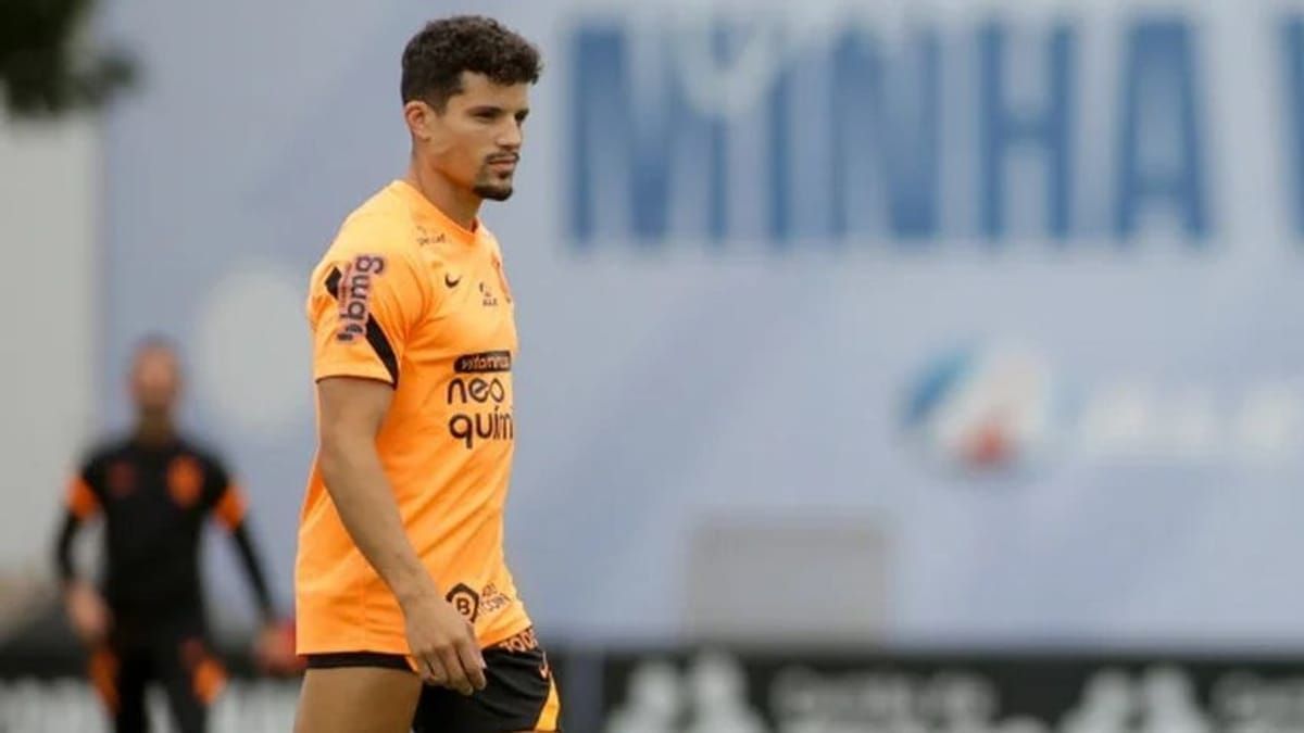 Corinthians encaminha transferência de lateral-direito ao Ceará