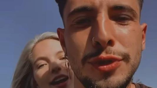 Rafaela publicou fotos com o namorado morto em ataque