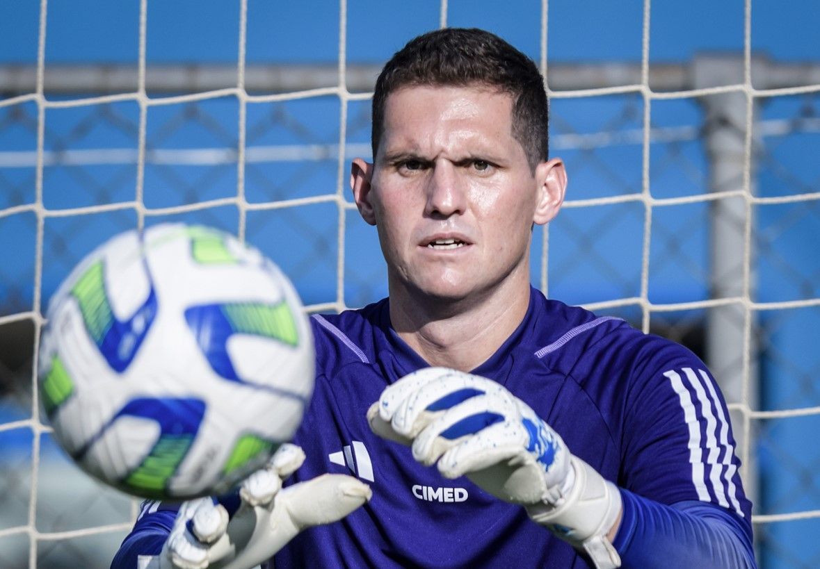Sem zagueiro titular, Cruzeiro divulga relacionados para duelo com Palmeiras