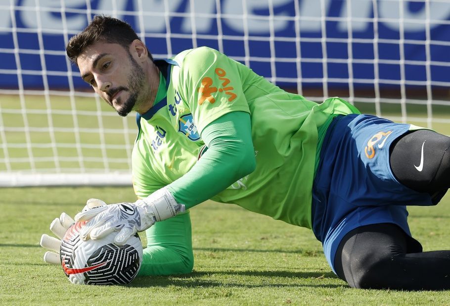 Cria do Cruzeiro, goleiro Rafael vive sonho na Seleção aos 34 anos