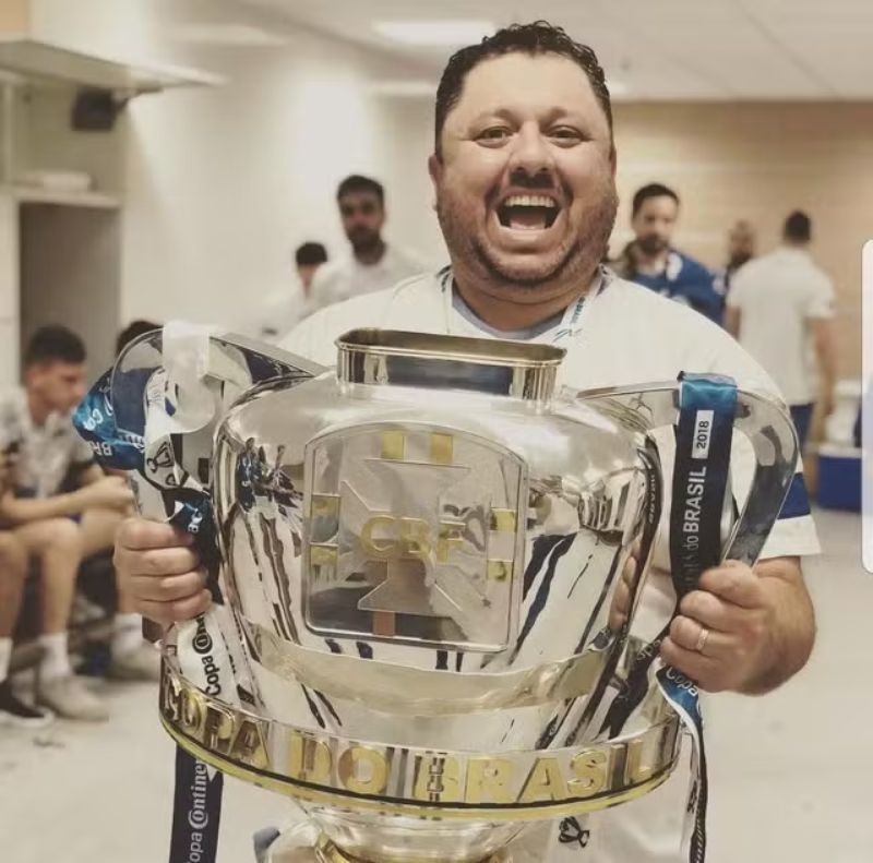 Cruzeiro contrata analista de mercado que trabalhou com Mano Menezes