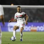 Rafinha coloca data para aposentadoria no São Paulo