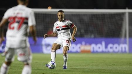 Rafinha é capitão e titular do São Paulo em 2023