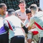 Rafinha recebe trote em treino do São Paulo; veja fotos