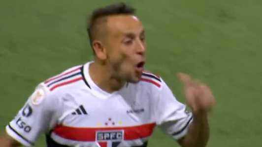 Rafinha se irrita após expulsão pelo São Paulo: 'Ele é palmeirense'
