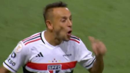 Rafinha se irrita após expulsão pelo São Paulo: 'Ele é palmeirense'