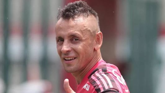 Rafinha tem bastante rodagem internacional, e quase jogou no futebol mineiro