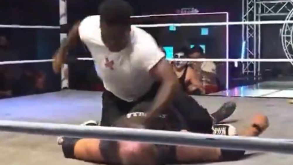 Filho de ex-campeão do UFC ataca lutador inconsciente com mais de 20 socos