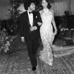 Selena Gomez abre álbum de fotos do casamento com o produtor Benny Blanco