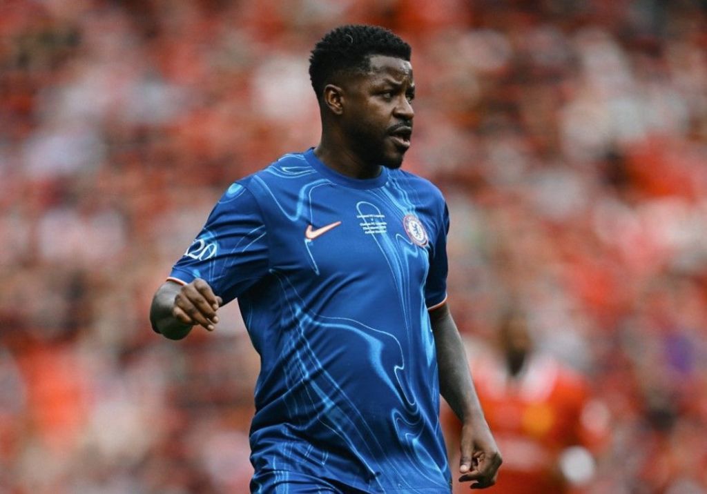 Ex-Cruzeiro marca presença e vai a campo em jogo de lendas do Chelsea |  Rádio Itatiaia