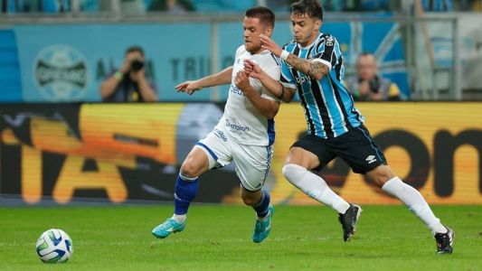 Ramiro foi titular no empate do Cruzeiro contra o Grêmio, em Porto Alegre
