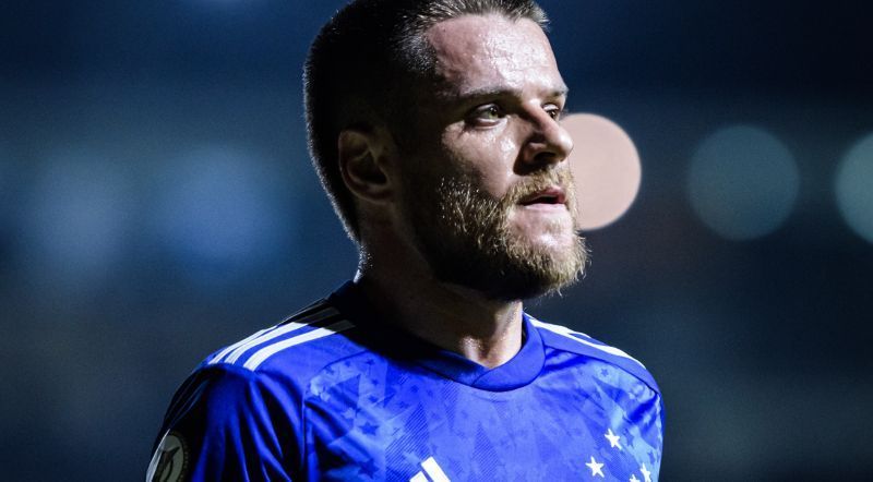 Cruzeiro terá três titulares pendurados para enfrentar o Corinthians, no Mineirão