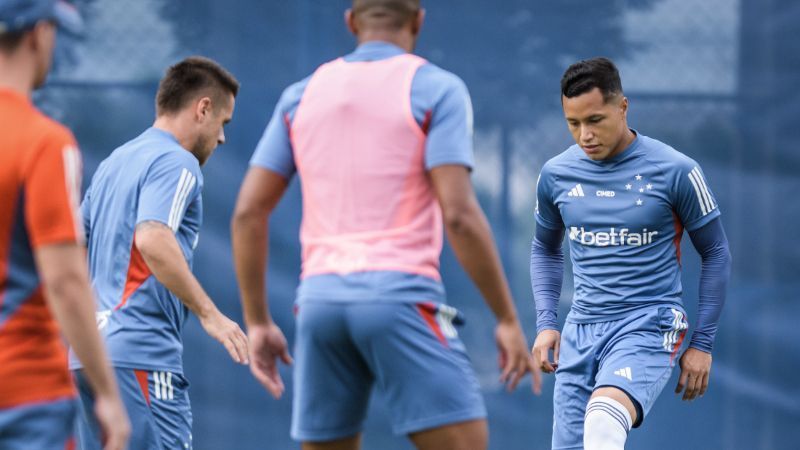 Meio-campista volta a treinar e pode ser opção para Seabra no Cruzeiro