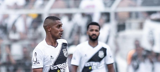 Ponte Preta chega a acordo e garante permanência do volante Ramon Carvalho
