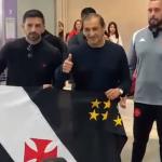 Ramón Díaz desembarca no Rio para assinar com Vasco