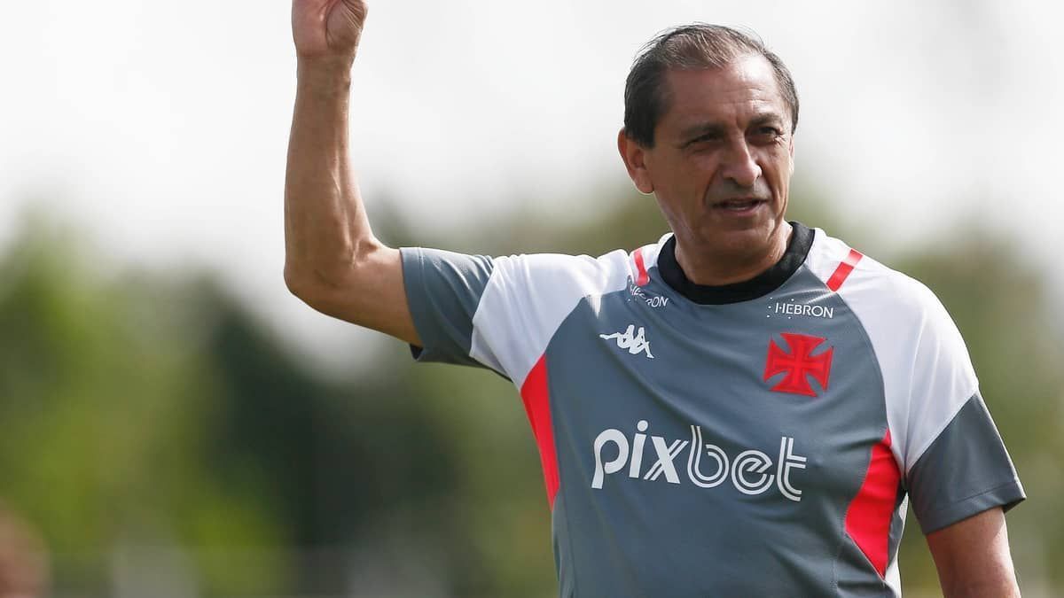 Vasco e Ramón Díaz se acertam para prolongar por mais um ano o contrato; saiba
