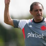 Busca por reforços no Vasco segue com o aval de Ramón Díaz