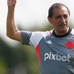 Vasco e Ramón Díaz se acertam para prolongar por mais um ano o contrato; saiba