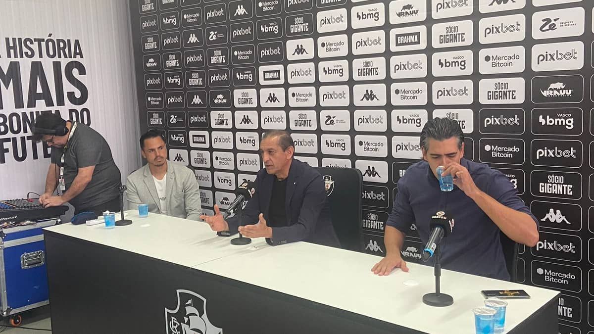 Ramón Díaz fala em união e reforços em apresentação oficial no Vasco