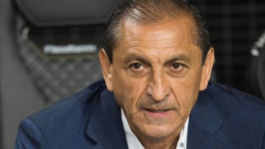 Ramón Díaz vê evolução do Vasco e trabalho emocional com elenco: 'Pressionados'