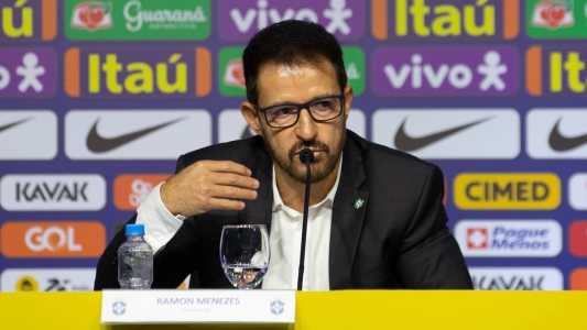 Ramon Meneses ocupa o cargo de técnico interino na Seleção Brasileira