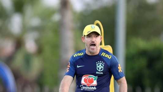 Ramon Menezes comanda treinamento um dia depois de o Brasil perder de 1 a 0 para Marrocos