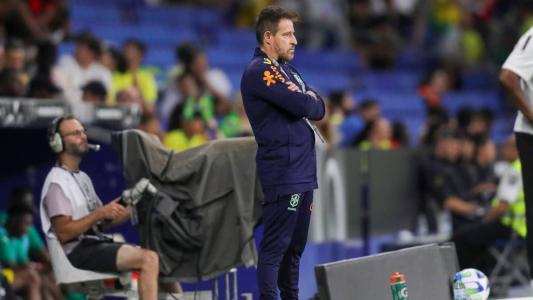 Ramon Menezes durante a vitória do Brasil sobre Guiné, 4 a 1, no sábado (17)