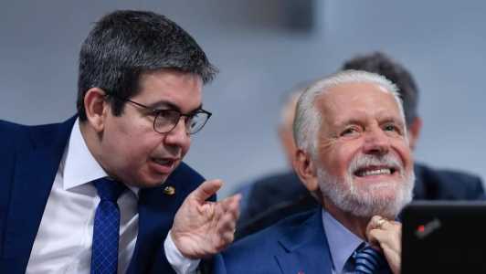 Randolfe e Jaques Wagner representam interesses do governo no Senado Federal