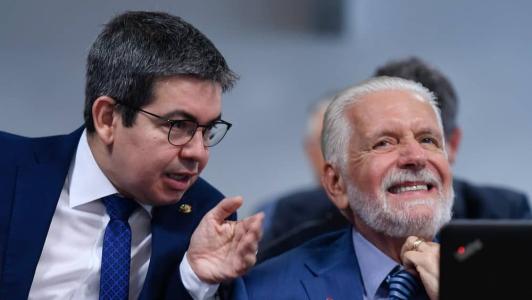 Randolfe e Jaques Wagner representam interesses do governo no Senado Federal