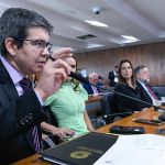 Randolfe diz que LDO só será votada no segundo semestre e que Congresso entrará em “recesso branco“