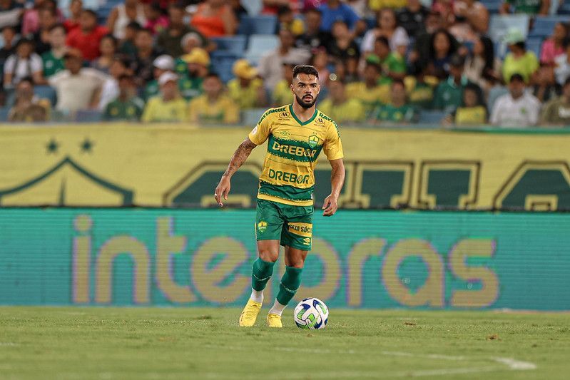 Corinthians encaminha contratação de Raniele, do Cuiabá