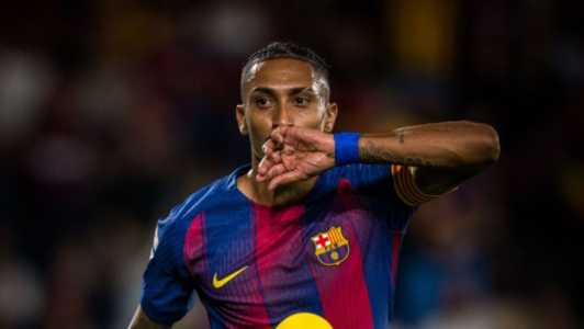 Raphinha, autor de dois gols do Barcelona contra o Valência, neste domingo