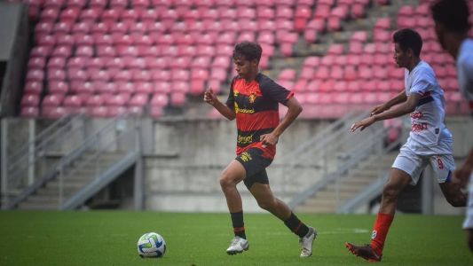 Raphael assinou contrato de três anos com o Sport