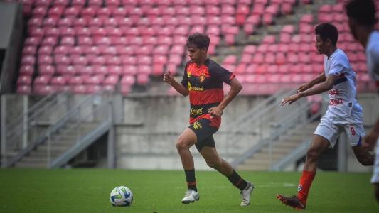 Raphael assinou contrato de três anos com o Sport