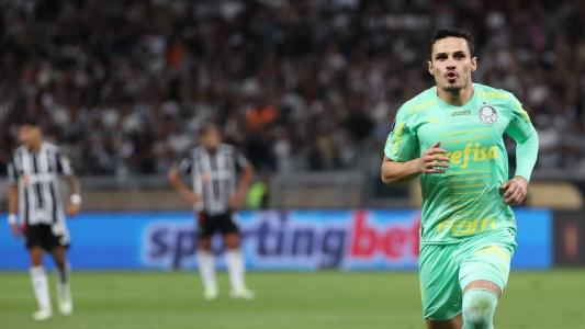 Raphael Veiga abriu o placar no Mineirão ainda no primeiro tempo da partida