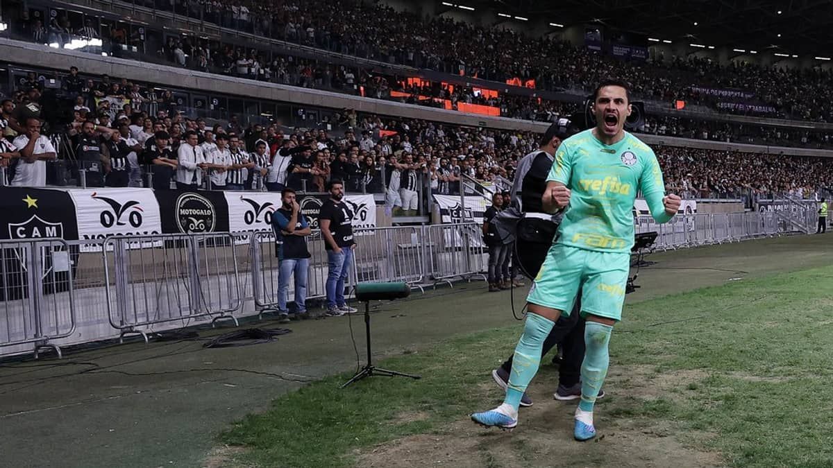 Palmeiras chega a nove jogos seguidos sem perder para o Atlético