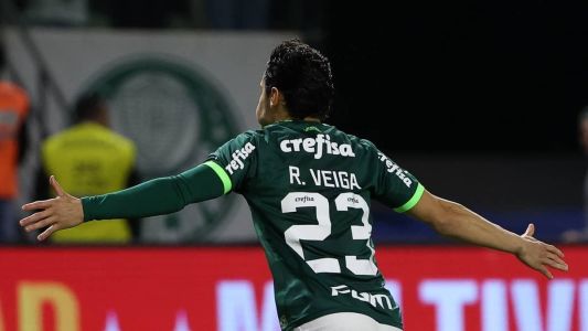 Raphael Veiga lidera quesitos ofensivos pelo Palmeiras na temporada
