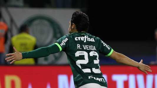 Raphael Veiga lidera quesitos ofensivos pelo Palmeiras na temporada